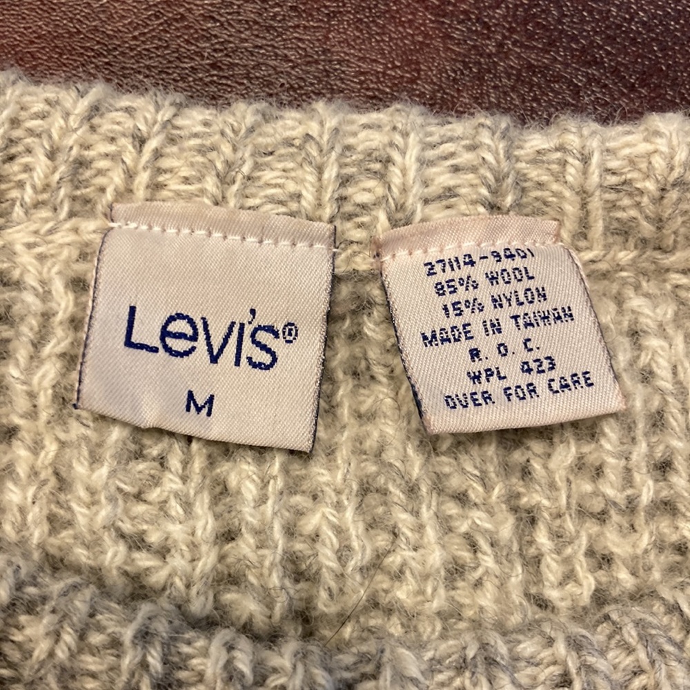 Vintage Gray Striped Levi’s Crewneck Chunky Knit Sweater - Picture 10 of 10